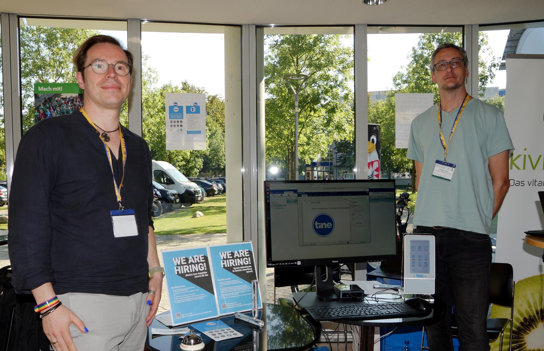 Am Stand von tine Am Stand von tine